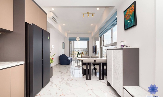 Tan Binh Apartment | Charming 2-bedroom apartment with AC, Free Gym & Pool; 1.5km from TSN airport