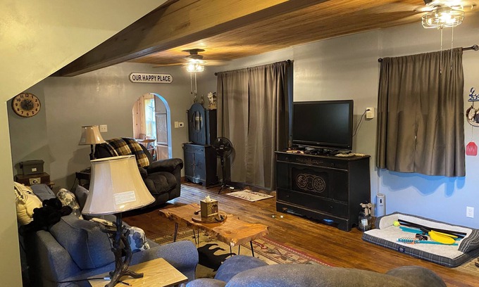 Marienville House | Charming 2-BR house in Marienville with AC. Close to ATV trails. Two fire pits.