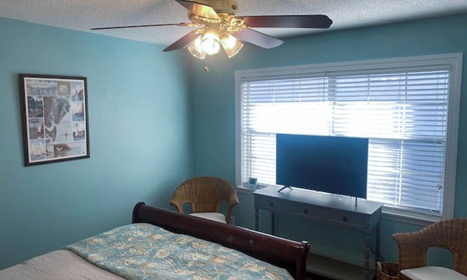 Saint Simons Island Condo | Charming 2-BR condo with WiFi, AC in delightful St. Simons Island's Pier Village