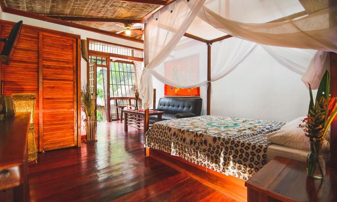 Chiguata Apartment | Charming 2-Person Apartment in Playa Chiquita, Puerto Viejo