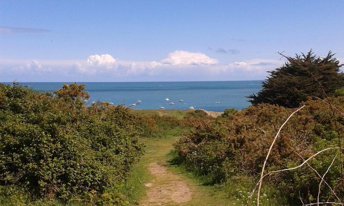 Saint-Coulomb House | Charming 2-room apartment with direct beach access, ideal for couples and young children
