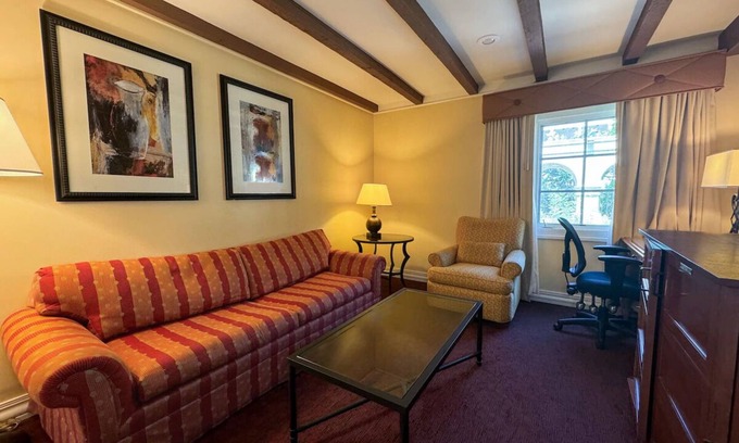 Western Division Hotel | Charming 2-Unit Suites w/Modern Comfort & Steps to Museums & Local Dining