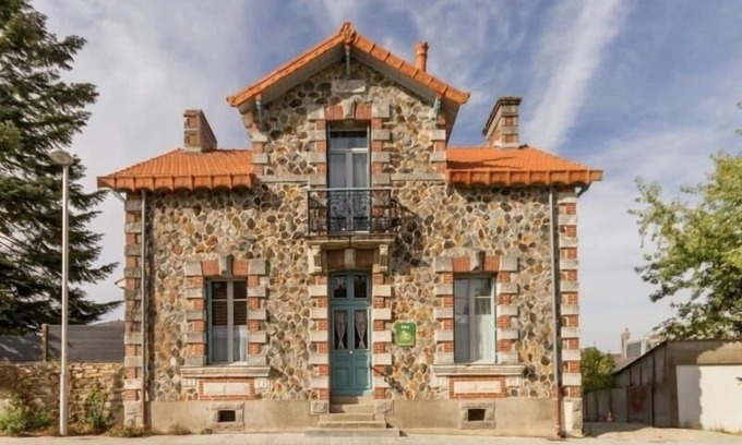 Bouvron Cottage | Charming 20th-Century House, 8 Bikes, Garden, Ping-Pong, Near Amenities