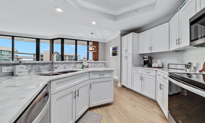 Orange Beach Condo | Charming 2bd/2ba w/Bay View, Pool w/Lazy River