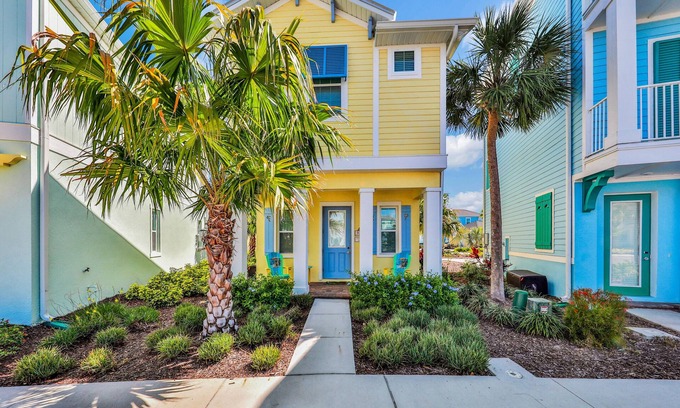 West Kissimmee Cottage | Charming 2BD Cottage near Hotel & Disney