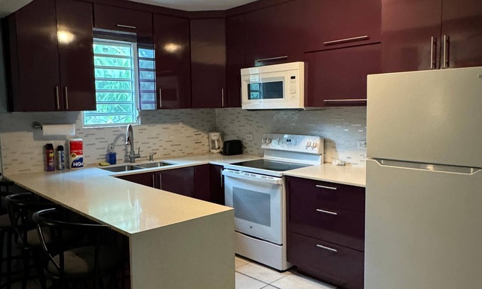 Palmas Apartment | Charming 2Bedroom House-5 Beds-Sleep 10- UNIT 1