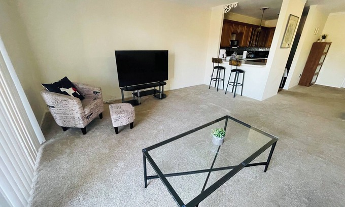 Elkins Park Apartment | Charming 2BR 2B in Elkins Park