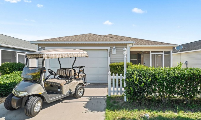 Buttonwood House | Charming 2BR/2BA Home in The Villages- Golf Cart Included