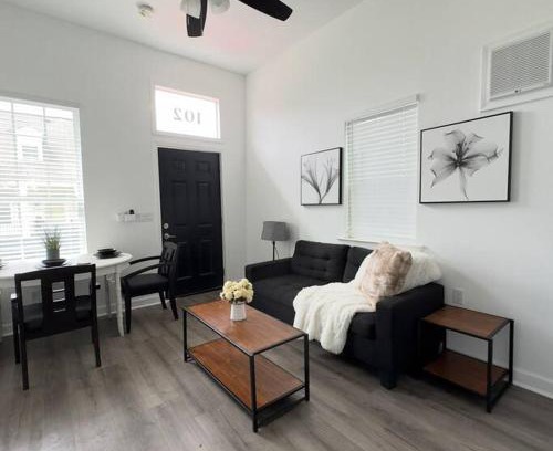 Central City Apartment | Charming 2BR! Close to FQ & Bourbon st.