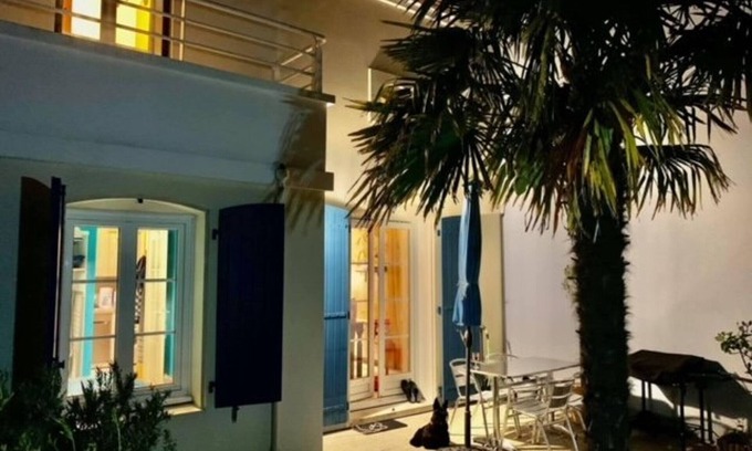 Quartier du Stade House | Charming 2BR House with Pool, Balcony, WiFi, and Private Garden Near Beach
