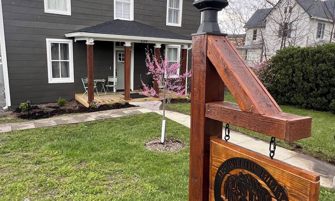 Romney Apartment | Charming 2BR Top-Floor Suite Renovated 1870 Home Porch, Fire Pit, Full Amenities