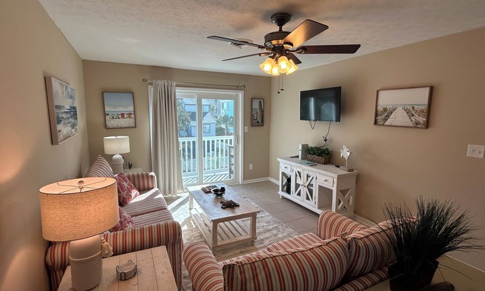 Surfside Beach Condo | Charming 2nd Row 1-bedroom condo in peaceful Surfside Beach