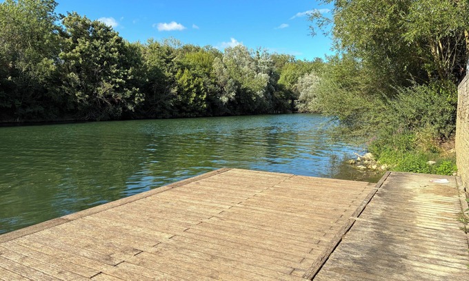 Noisy-le-Grand Apartment | Charming 2pieces on the banks of the Marne adjoining the garden