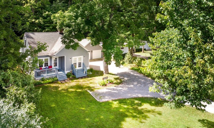 Traverse City House | Charming 3/2 Bungalow: Bay Views & access, Minutes to town Tart tail, Beaches
