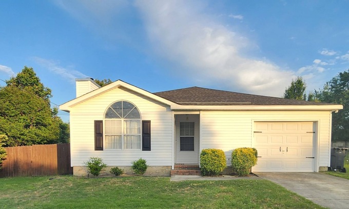 Grovetown House | Charming 3 bd 2 bath home in Grovetown GA just off I20 exit 194