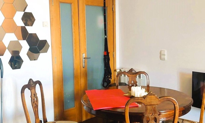 Gulpilhares Apartment | Charming 3-bedroom apartment in delightful Miramar, with shared pool