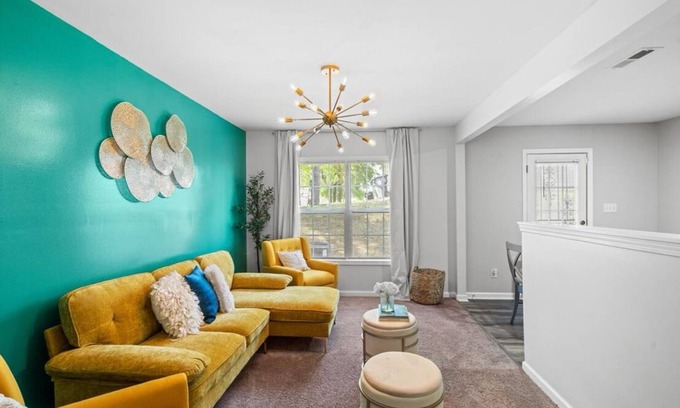Paw Creek House | Charming 3 bed, 3 bath townhouse 10 min from CLT Airport and Uptown Charlotte!