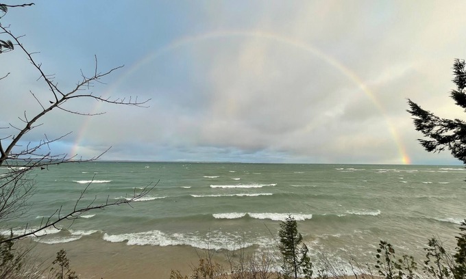 Ellsworth House | Charming 3 bed/bath home direct lake MI access and 10 min to Torch Lake