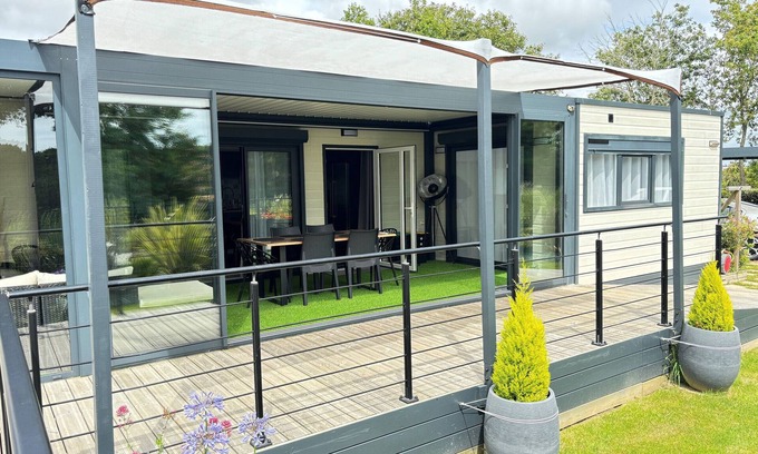 Sainte-Foy Ski Chalet | Charming 3-Bed Cottage with Jacuzzi, Heated Pools & Parking, Near Sables d'Olonne