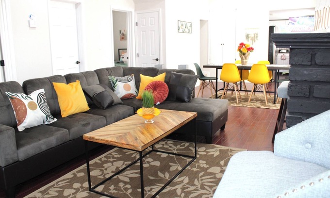 Baltimore House | Charming 3-bed/with WiFi/Workplace, AC in welcoming Baltimore/near everything