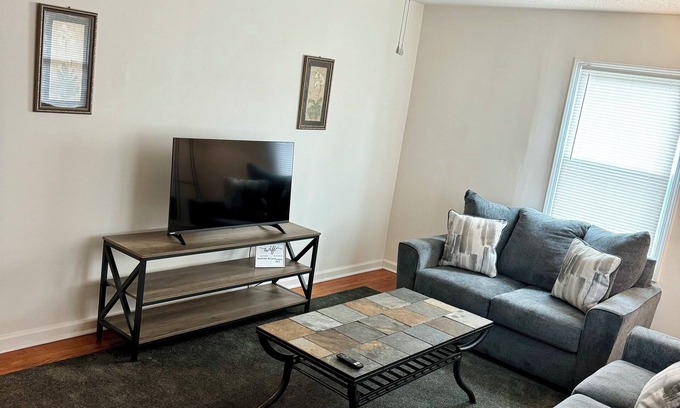 Roanoke Rapids House | Charming 3-bedroom house with WiFi, AC in pleasant Roanoke Rapids