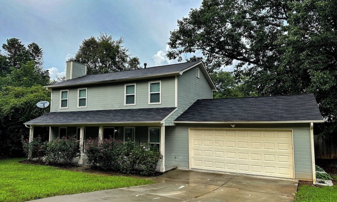 Stone Mountain House | Charming 3-bedroom house with WiFi, AC in cozy Stone Mountain