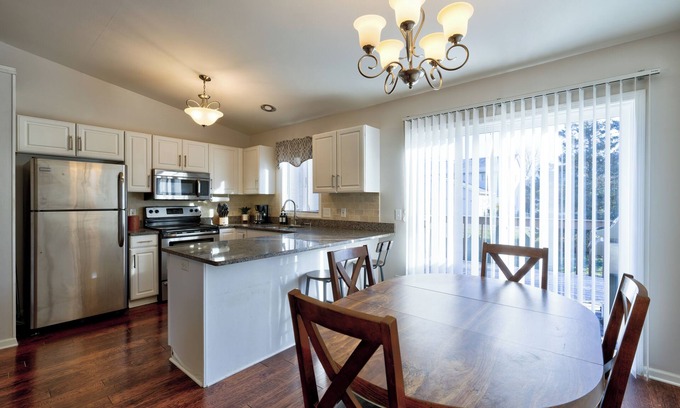 Village of Cottage Grove House | Charming 3-bedroom Duplex unit with WiFi in Cottage Grove