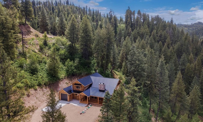 Garden Valley Cabin | Charming 3-bedroom Mountain Home in Garden Valley-The Potato Shed