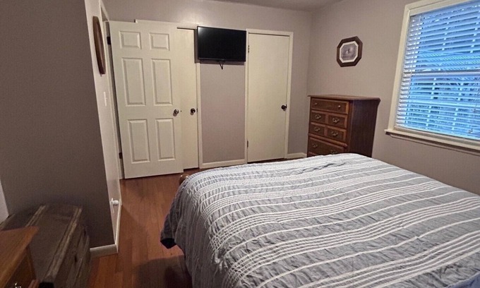 Mountain City House | Charming 3-bedroom house in Mountain City beautiful big coy pond in backyard