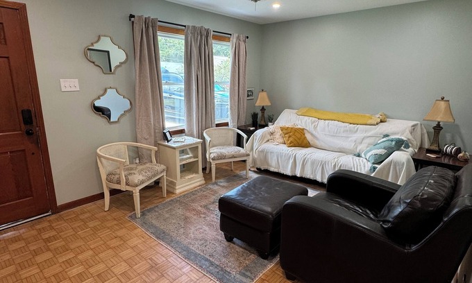 Ocean Springs House | Charming 3-bedroom house with covered parking in quaint Ocean Springs. nn