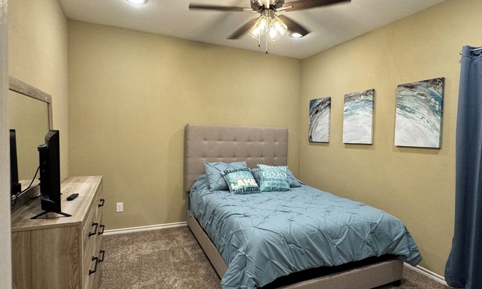 West Tawakoni House | Charming 3-bedroom house with WiFi and AC in enjoyable West Tawakoni