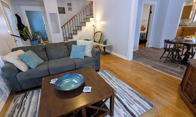 Midland House | Charming 3-bedroom 2-bath Cottage in Downtown Midland