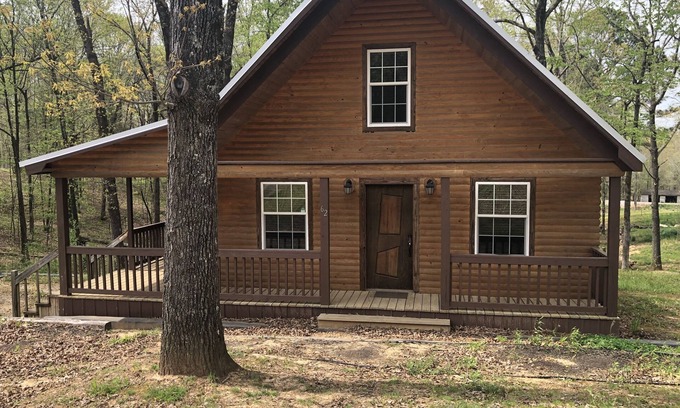 Sardis Cabin | Charming 3 Bedroom 2 Bath Cabin near Sardis Lake