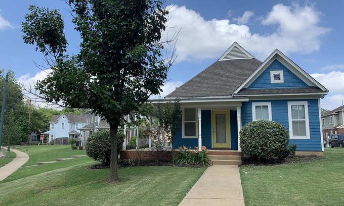Uptown House | Charming 3 Bedroom/2Bathroom Uptown Cottage with off-street Parking.