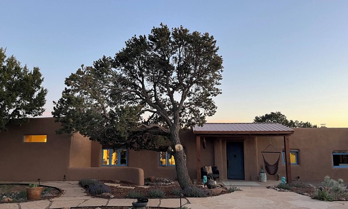 Santa Fe House | Charming 3-bedroom/3 full bath home in lovely Santa Fe, private and peaceful
