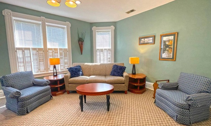Marietta Condo | Charming 3-Bedroom Apartment Near Historic Downtown Marietta
