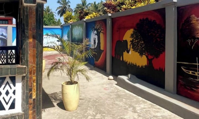 Komenda Bed & Breakfast | Charming 3-bedroom bed & breakfast in cool Elmina with AC