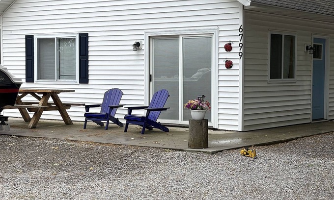 Lake City Cottage | Charming 3-bedroom cottage in Lake City with AC, WiFi with lake access