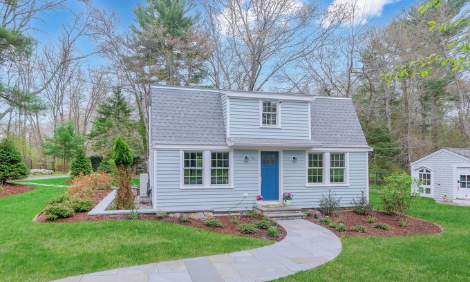 Rochester Cottage | Charming 3-bedroom cottage with WiFi, AC in Rochester