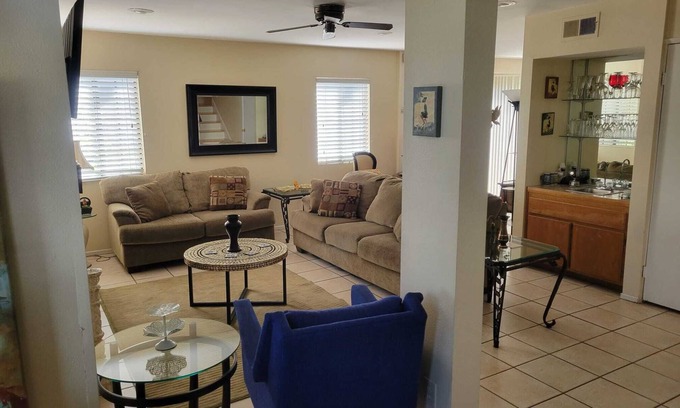 Lamanda Park House | Charming 3-bedroom Condo w/Patio - Cal Tech Area
