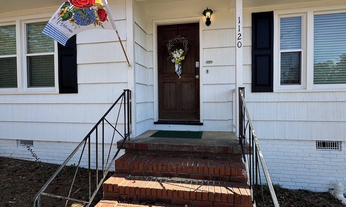 National Hills Cottage | Charming 3-bedroom cottage ONE MILE to the Augusta National