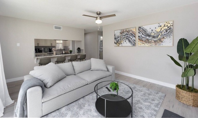 Sacramento House | Charming 3-Bedroom Entire House