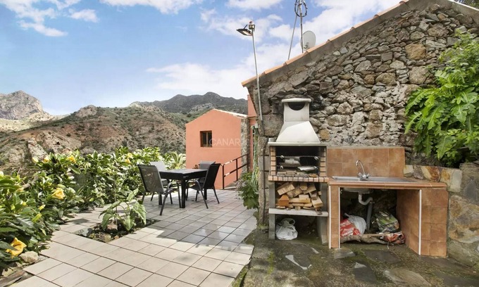 Vallehermoso Cottage | Charming 3-Bedroom Stone House with Scenic Views in Vallehermoso, La G