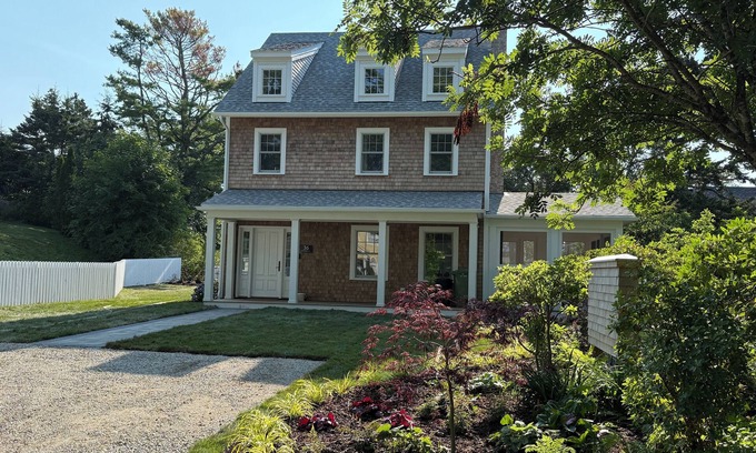 Chester House | Charming 3-bedroom exclusive house with WiFi, AC in serene Chester
