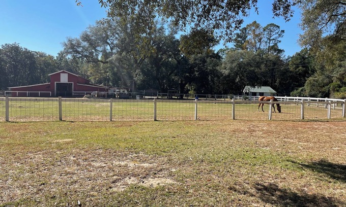 Baker Other | Charming 3-bedroom Farmhouse in Baker