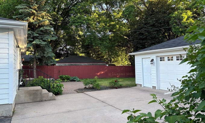 Crystal House | Charming 3-bedroom furnished house with AC, WiFi in tranquil Crystal Minnesota