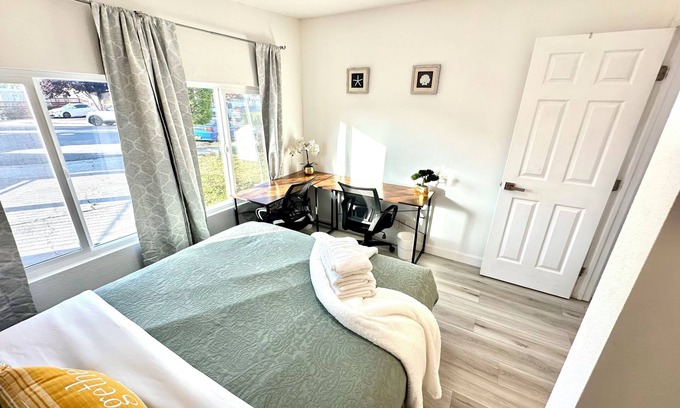 Sunnyvale House | Charming 3-bedroom Guesthouse with WiFi in Sunnyvale