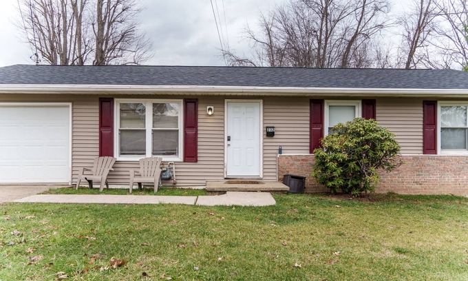 Bridgeport House | Charming 3-bedroom house in excellent location North Central WV