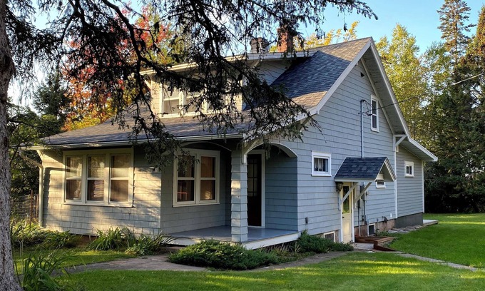 Cornucopia House | Charming 3-bedroom house within walking distance to the beaches