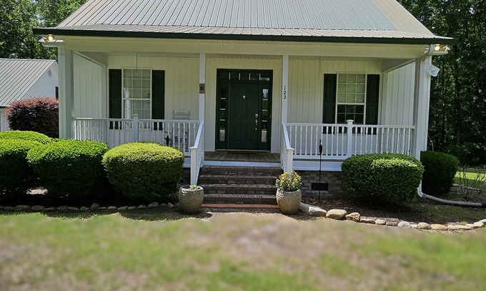 Eutawville House | Charming 3-bedroom house with AC, WiFi in fantastic Eutawville